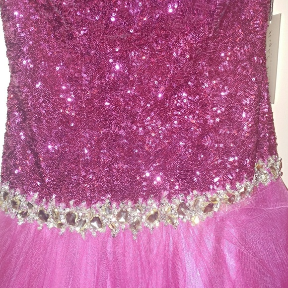 dress - Picture 8 of 8